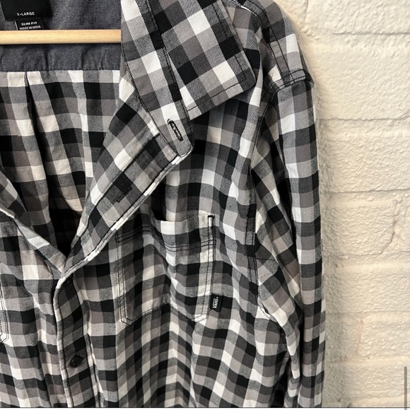 VANS | Plaid Shirt Button Up Top - Picture 3 of 11
